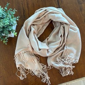 Pale pink pashmina scarf wrap with fringe tassels ✨